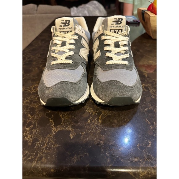 New Balance 574 Womens Grey White Suede Mesh SneakersLow Top Shoes WL574EVG Sz 8 - Picture 2 of 6